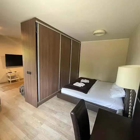 The Hills And 3* Beograd